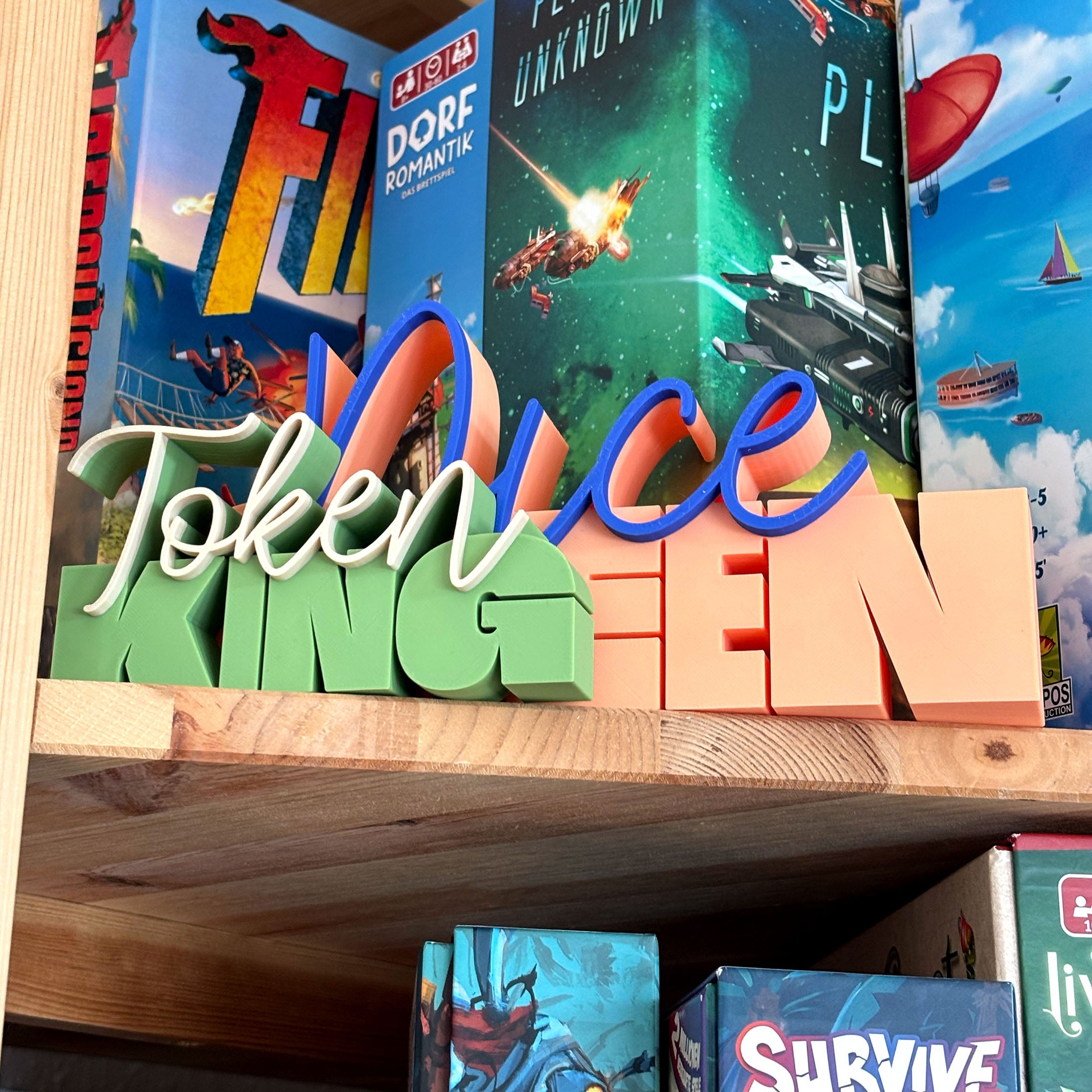 "CUSTOM" 3D-Schriftzug | Individuelle Brettspiel-Deko & Namensschild