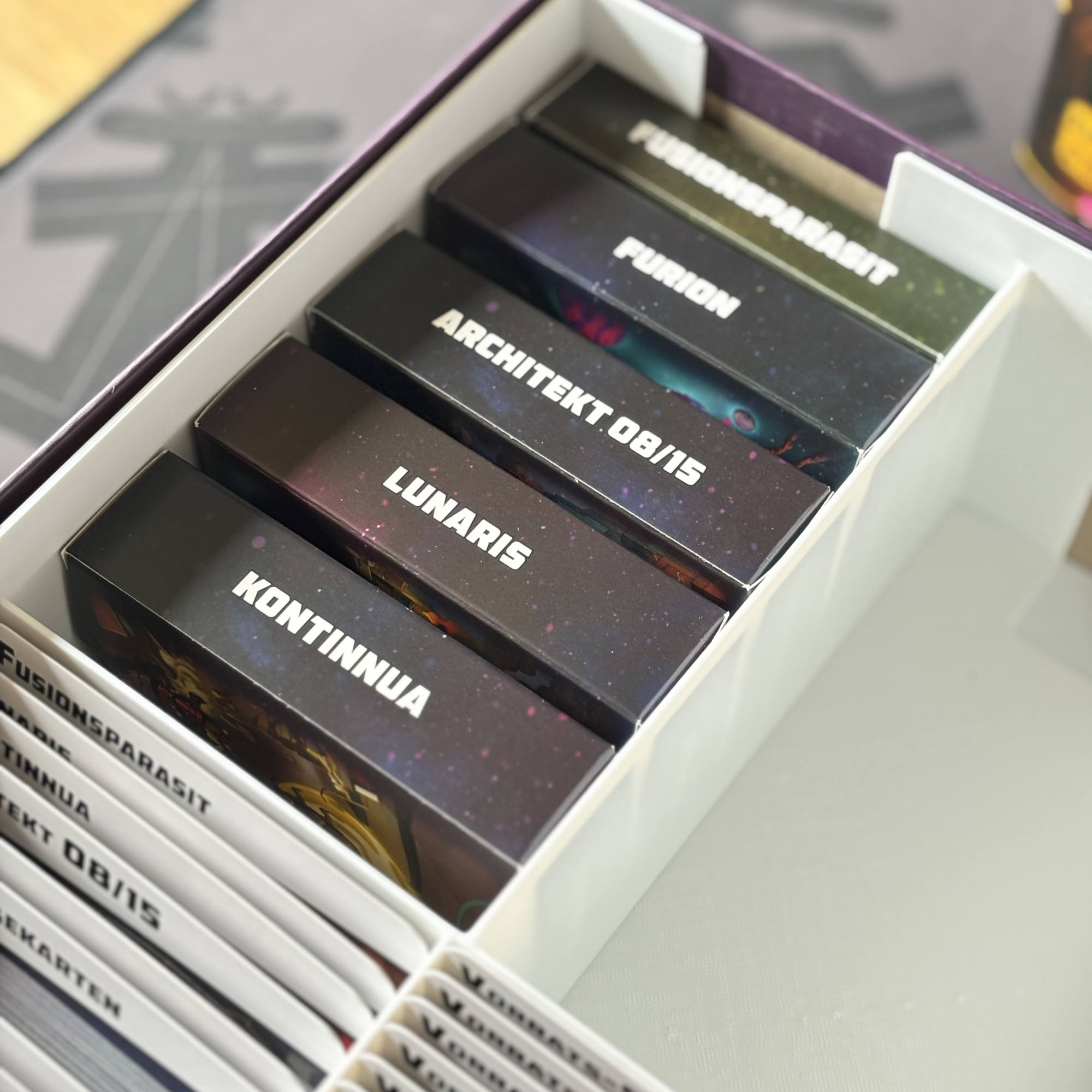 "NAVORIA" insert + card holder