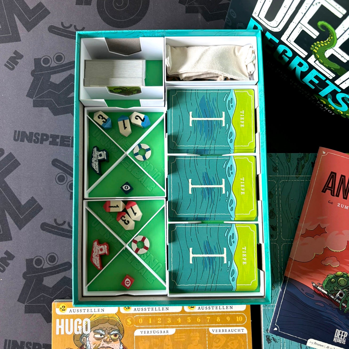 "DEEP REGRETS" Insert + Kartenhalter