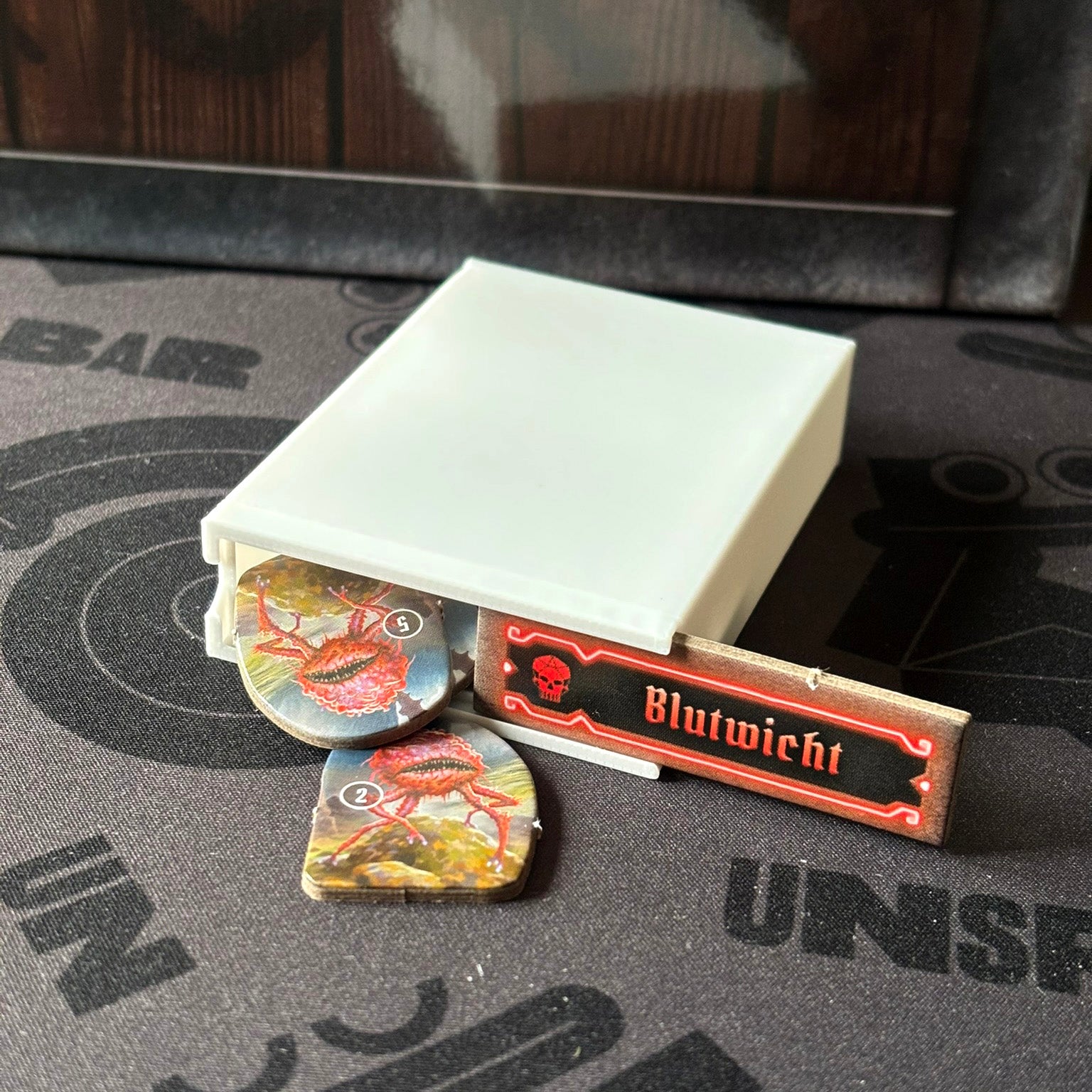 "GLOOMHAVEN: DIE PRANKEN DES LÖWEN " Insert