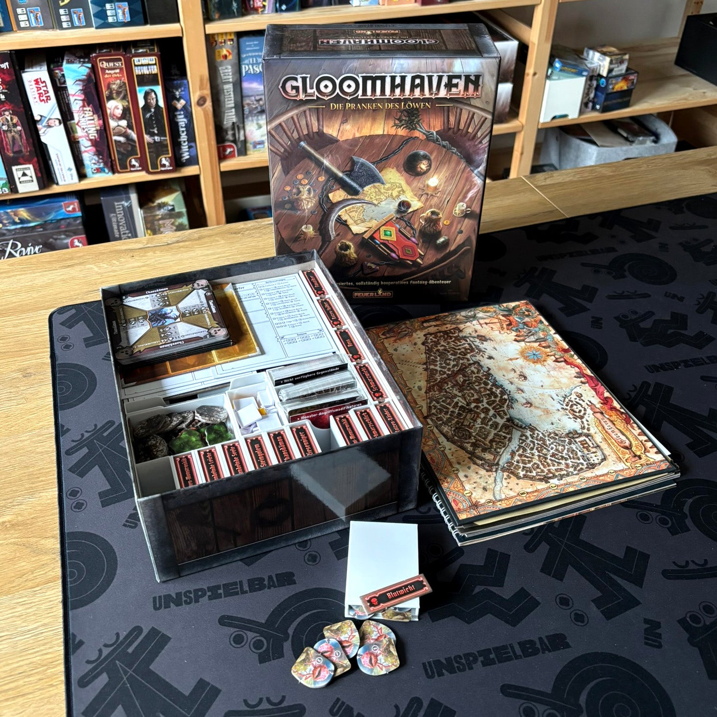 "GLOOMHAVEN: DIE PRANKEN DES LÖWEN " Insert