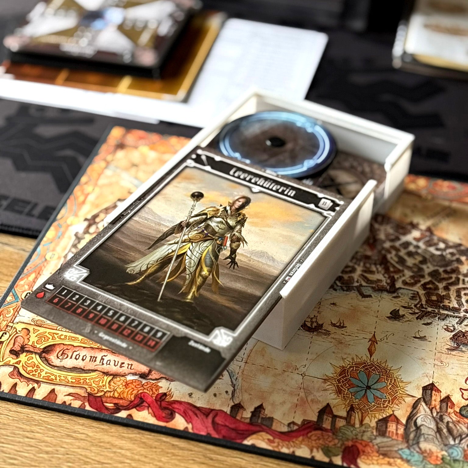 "GLOOMHAVEN: DIE PRANKEN DES LÖWEN " Insert