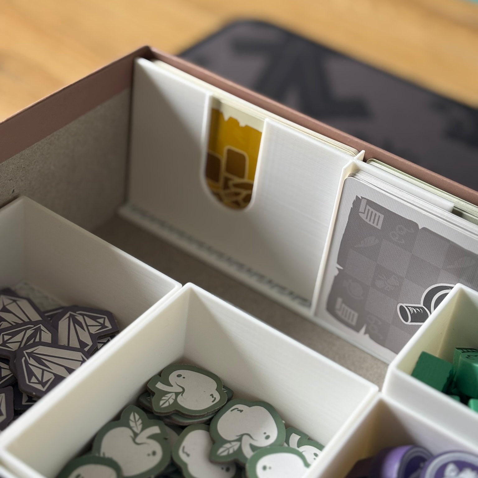"NAVORIA" insert + card holder