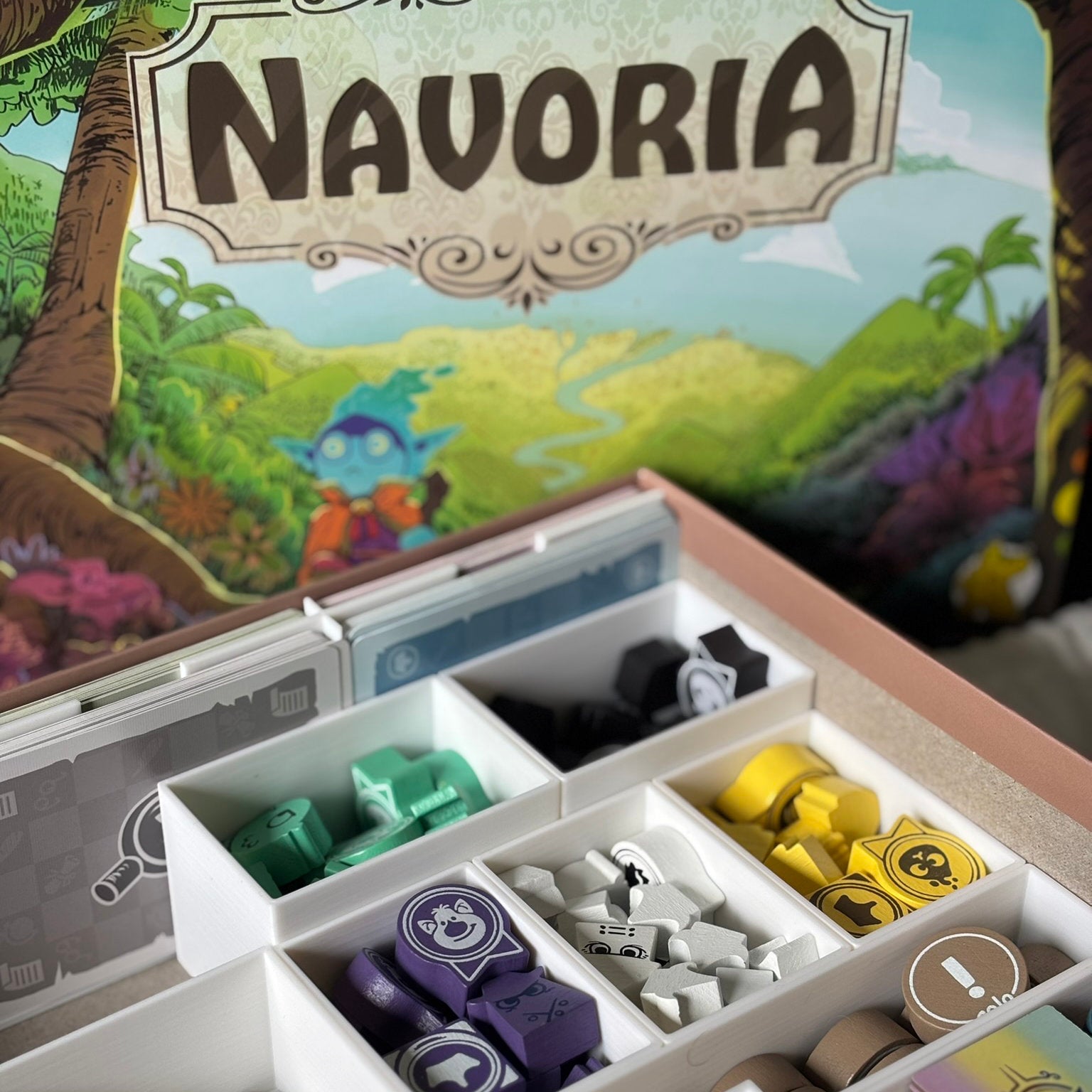 "NAVORIA" insert + card holder